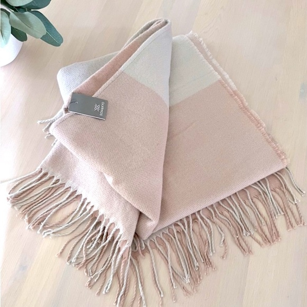 New SOIA & KYO woven color blocked open wrap/scarf/cardigan with fringe trim - Picture 2 of 10